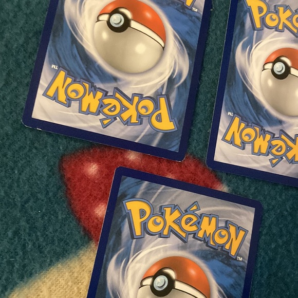 Pokémon TCG Moltres/Zapdos Bundle (3 Cards) - Picture 4 of 7